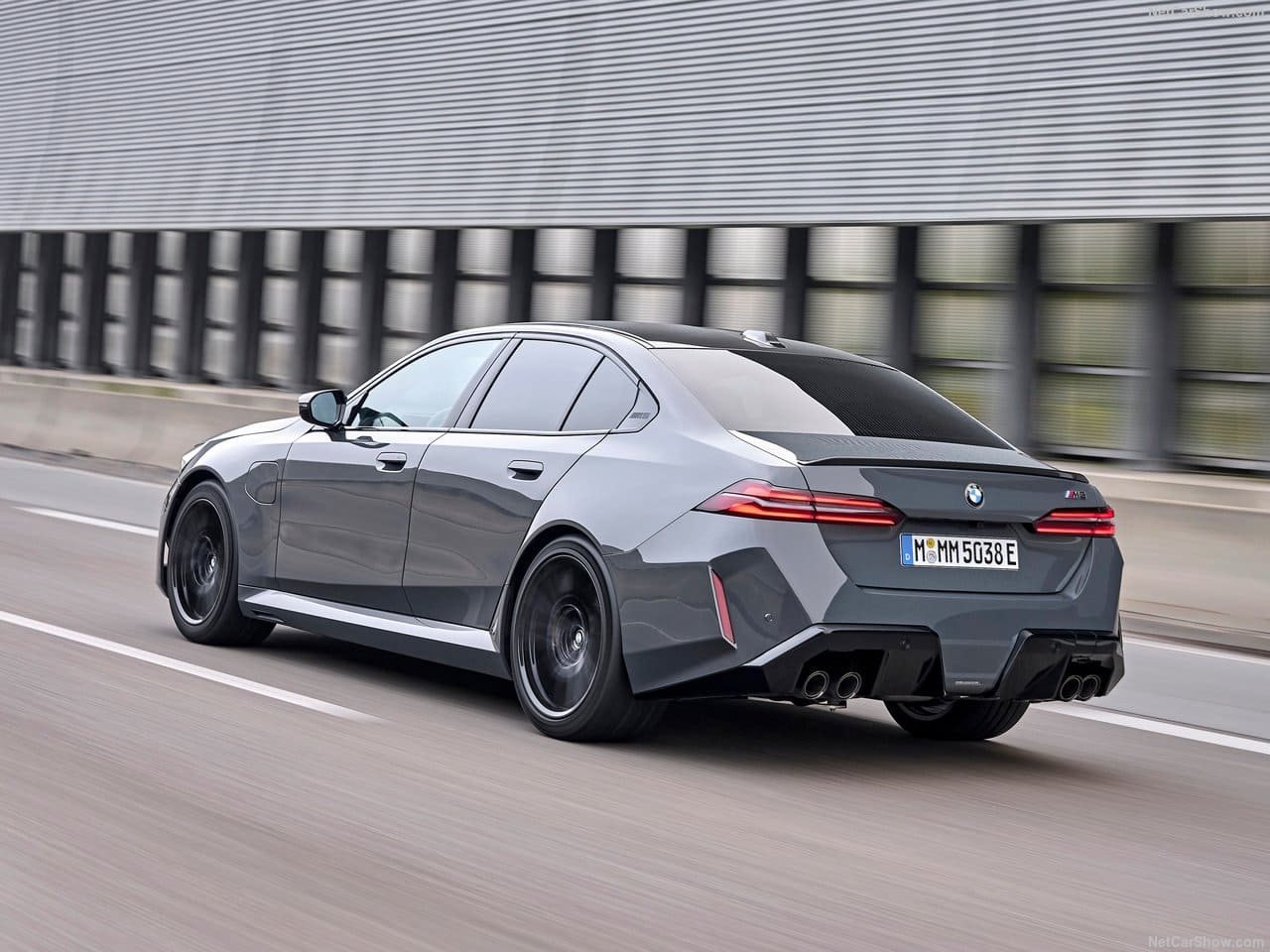 2025 - BMW M5 SEDAN GRIGIO TELESTO, foto 51