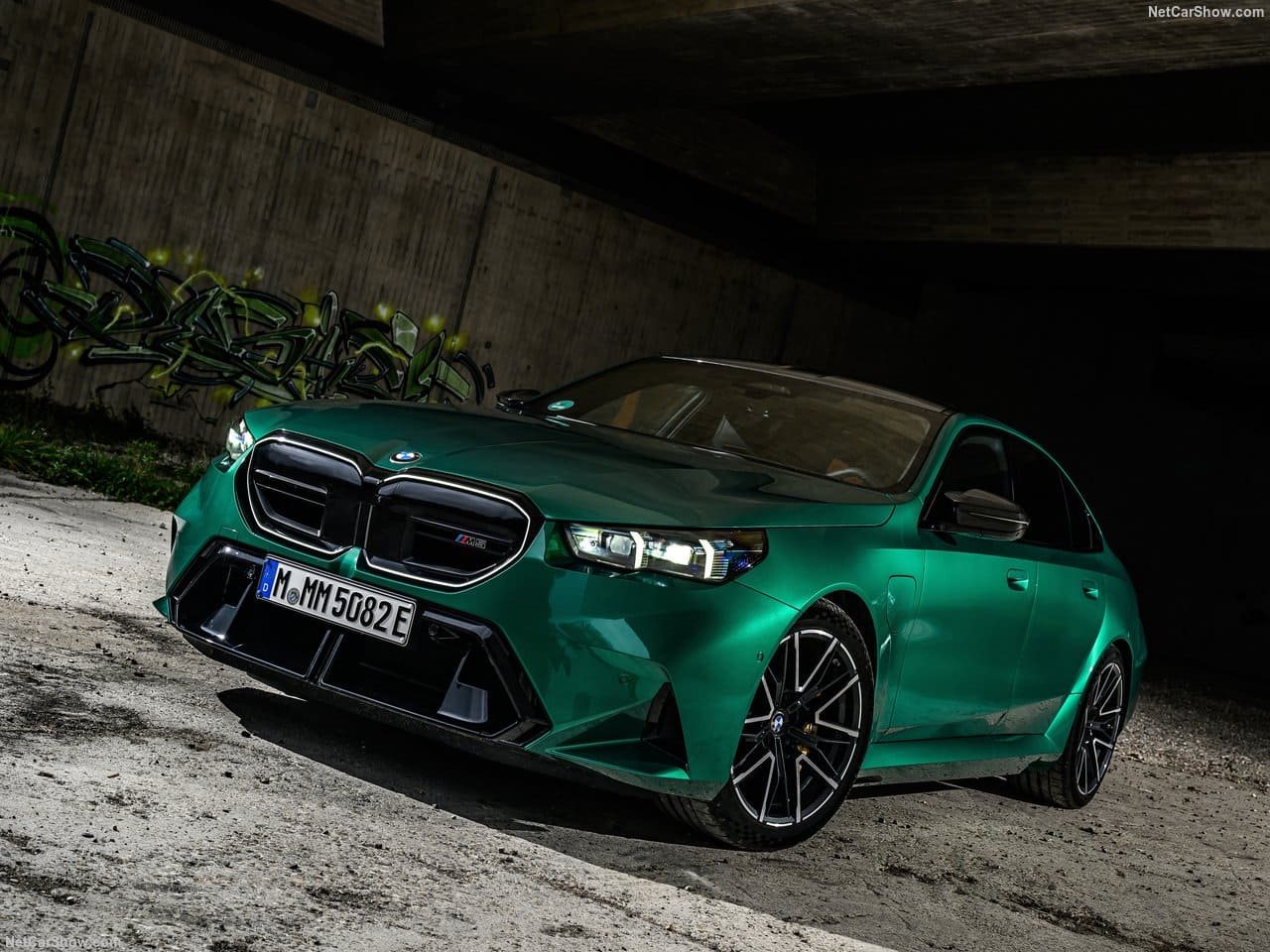 2025 - BMW M5 SEDAN ISLE OF MAN GREEN, foto 7