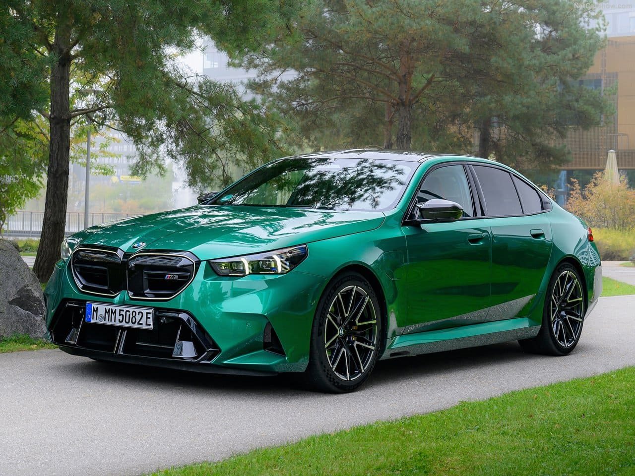 2025 - BMW M5 SEDAN ISLE OF MAN GREEN, foto 9