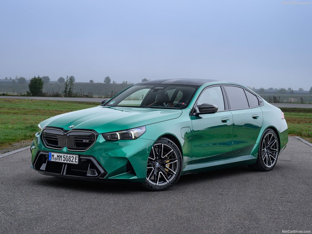 2025 - BMW M5 SEDAN ISLE OF MAN GREEN, foto 10