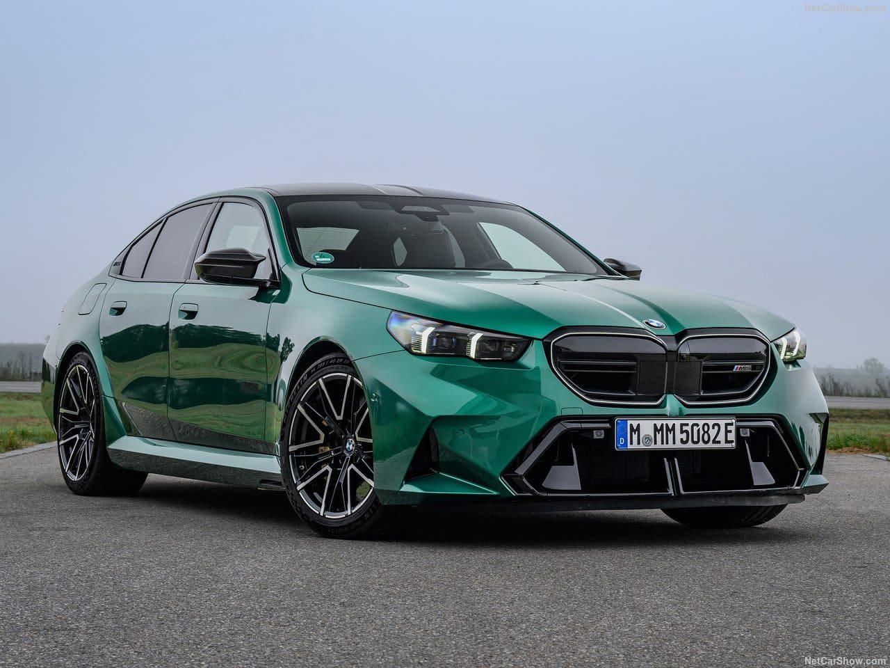 2025 - BMW M5 SEDAN ISLE OF MAN GREEN, foto 11