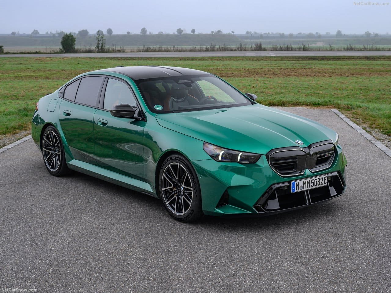 2025 - BMW M5 SEDAN ISLE OF MAN GREEN, foto 12