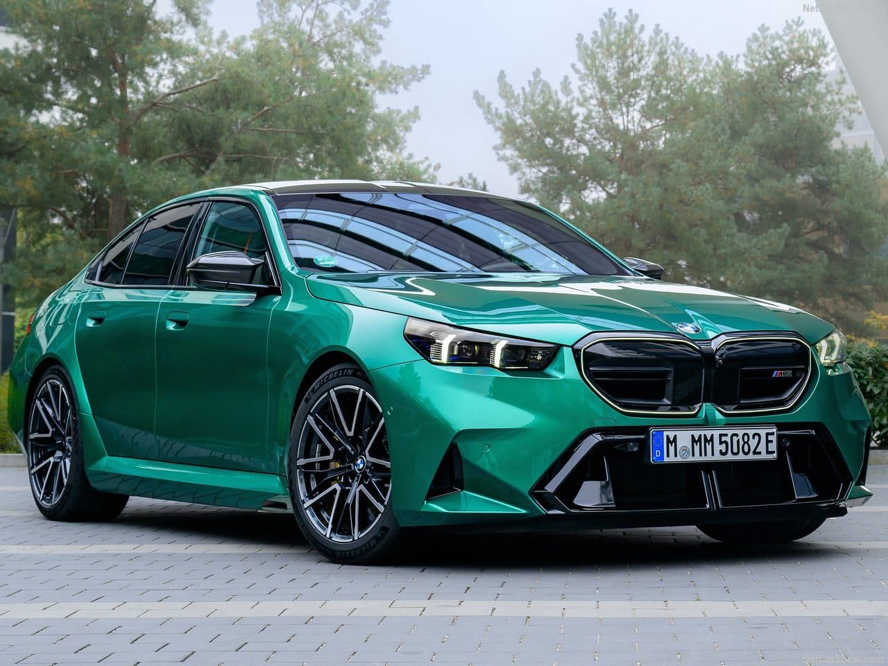 2025 - BMW M5 SEDAN ISLE OF MAN GREEN, foto 14
