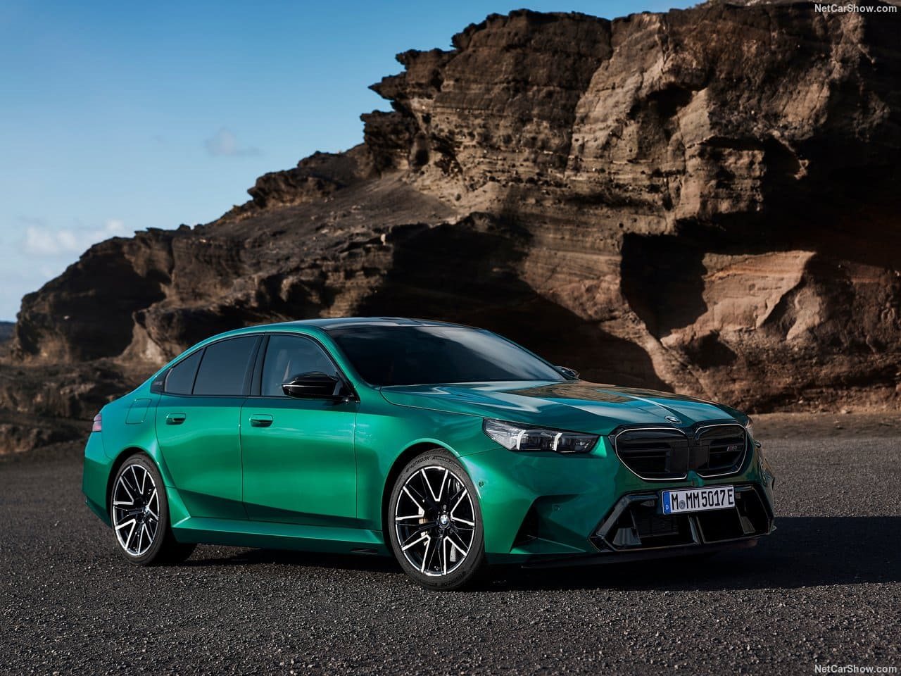 2025 - BMW M5 SEDAN ISLE OF MAN GREEN, foto 15