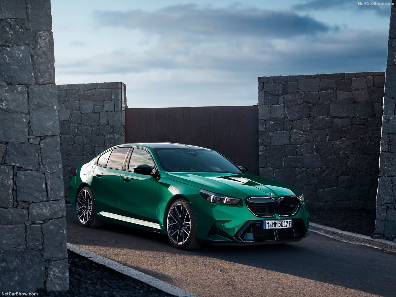2025 - BMW M5 SEDAN ISLE OF MAN GREEN, foto 17