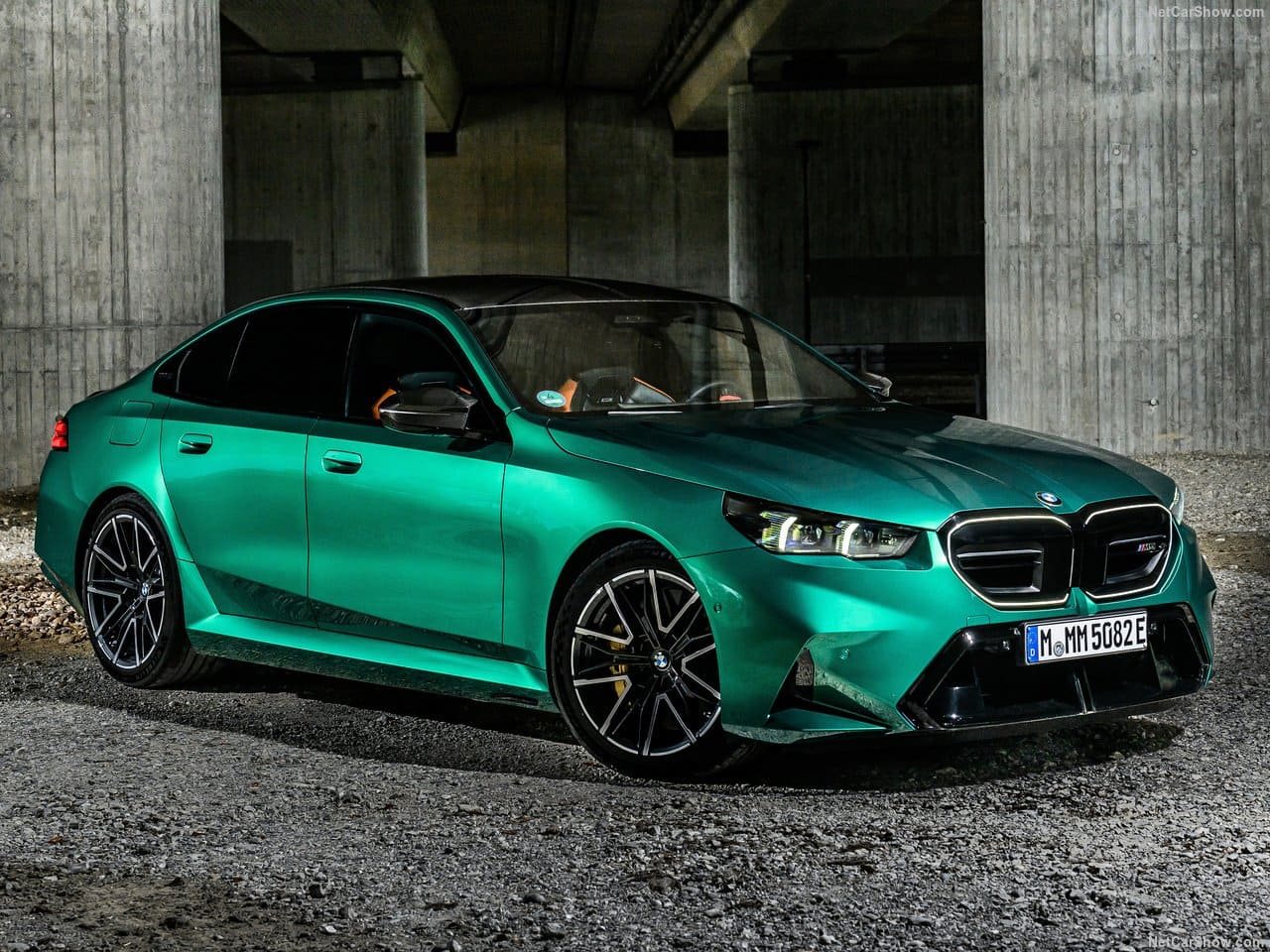 2025 - BMW M5 SEDAN ISLE OF MAN GREEN, foto 21