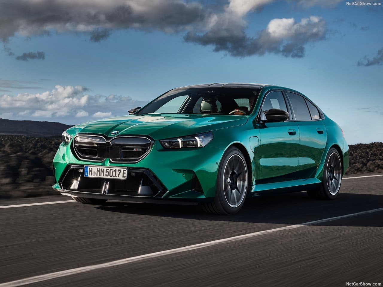2025 - BMW M5 SEDAN ISLE OF MAN GREEN, foto 25