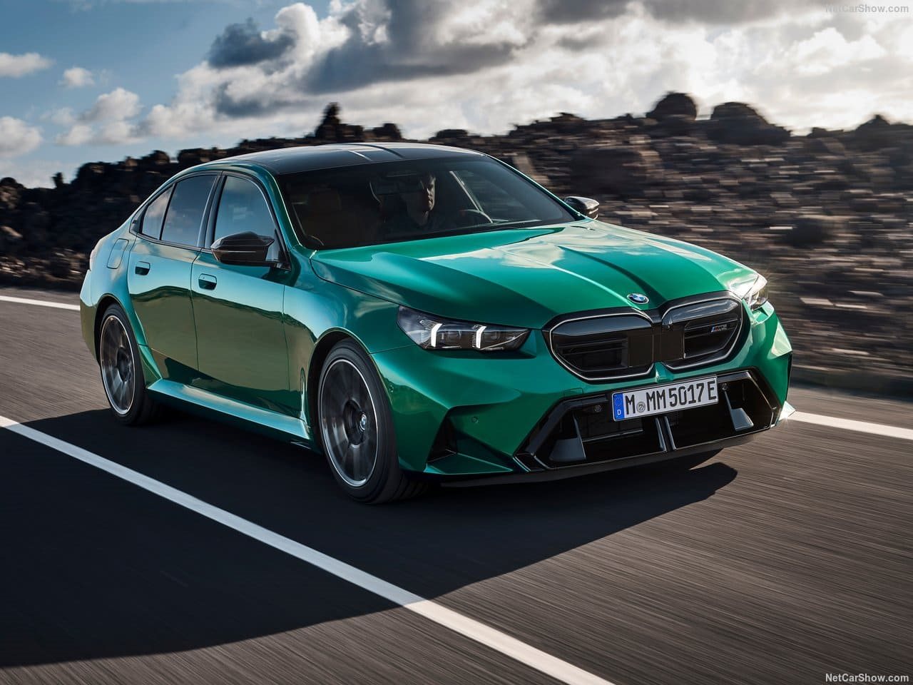 2025 - BMW M5 SEDAN ISLE OF MAN GREEN, foto 31