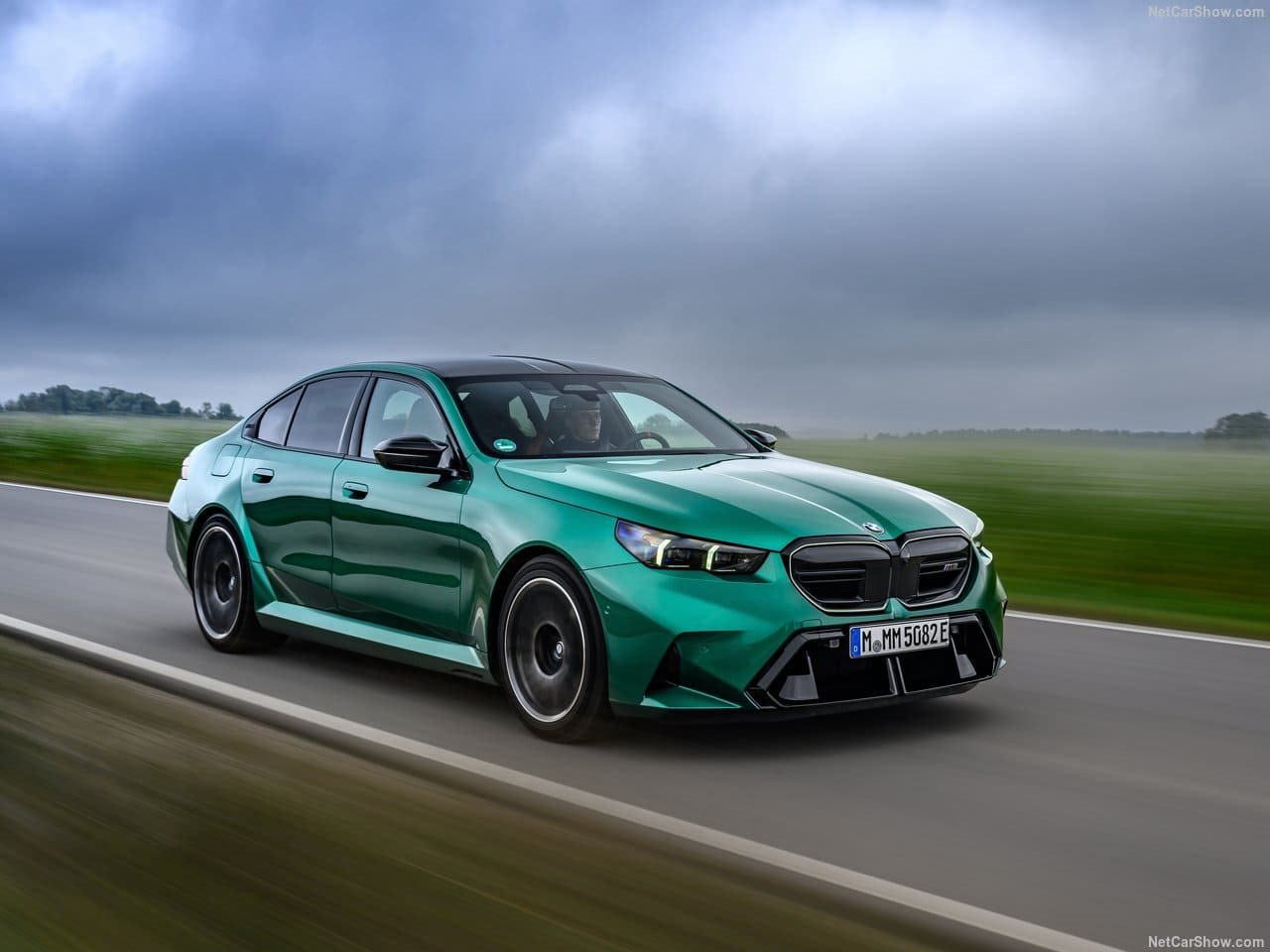 2025 - BMW M5 SEDAN ISLE OF MAN GREEN, foto 36