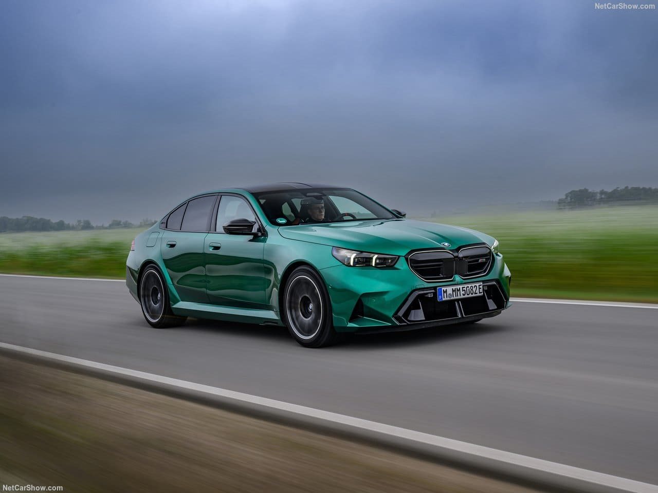 2025 - BMW M5 SEDAN ISLE OF MAN GREEN, foto 37
