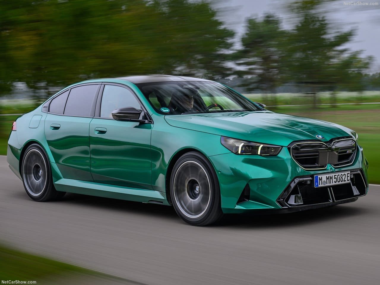 2025 - BMW M5 SEDAN ISLE OF MAN GREEN, foto 38