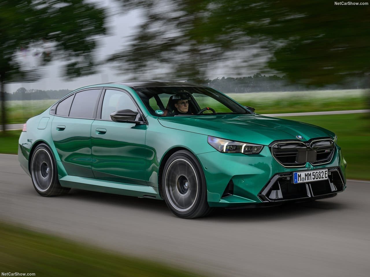 2025 - BMW M5 SEDAN ISLE OF MAN GREEN, foto 40