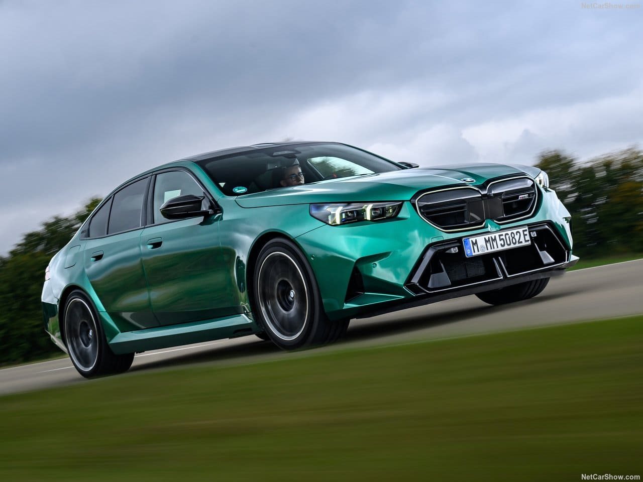 2025 - BMW M5 SEDAN ISLE OF MAN GREEN, foto 41