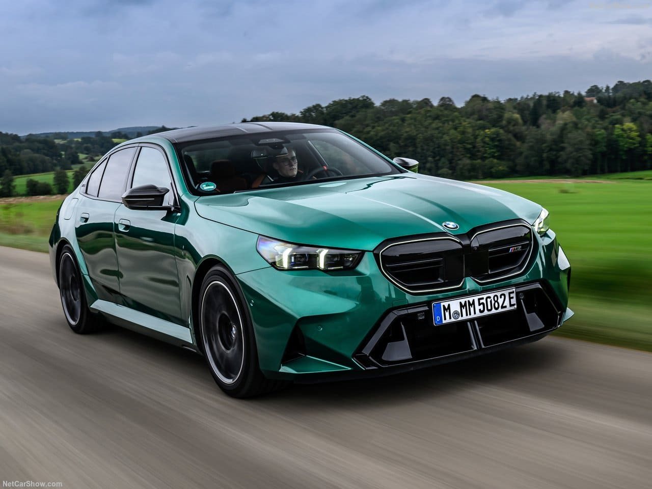 2025 - BMW M5 SEDAN ISLE OF MAN GREEN, foto 43