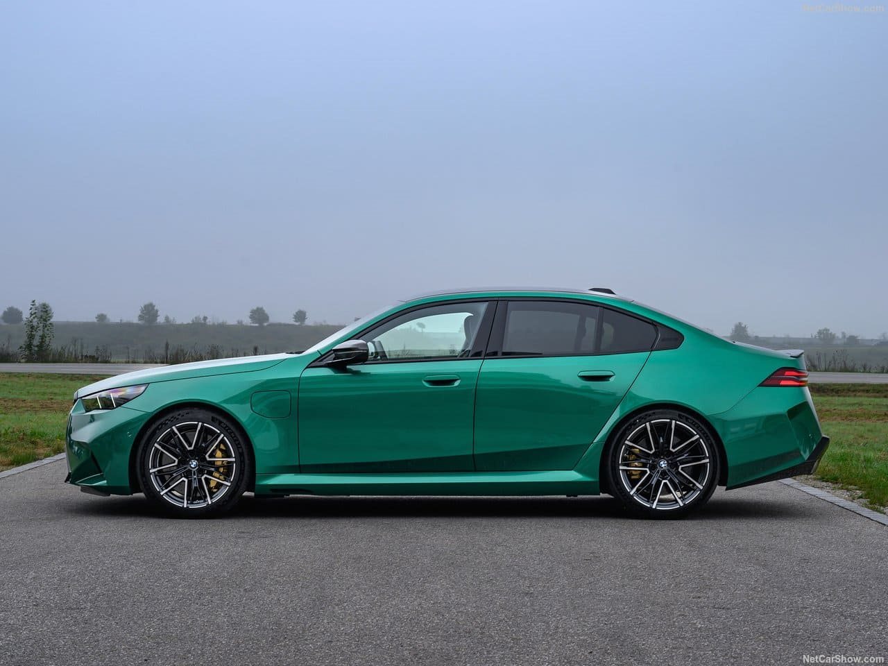 2025 - BMW M5 SEDAN ISLE OF MAN GREEN, foto 46