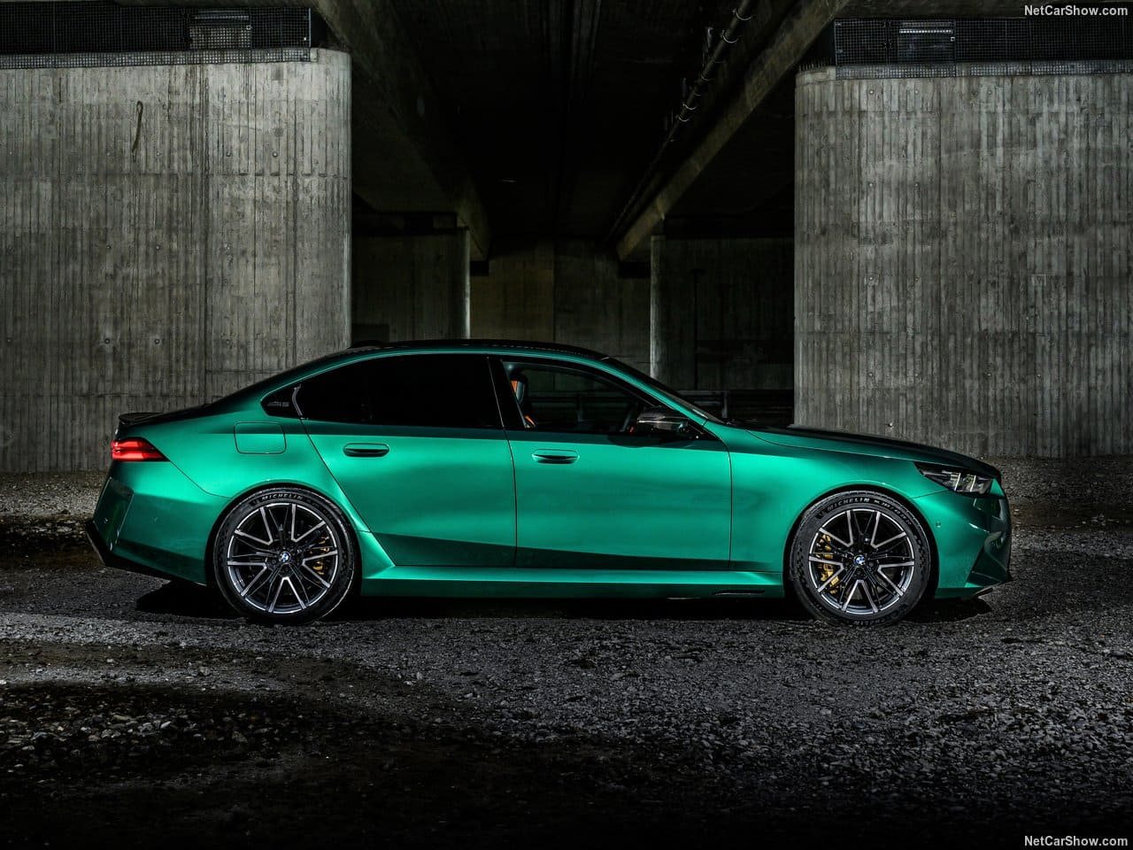 2025 - BMW M5 SEDAN ISLE OF MAN GREEN, foto 48