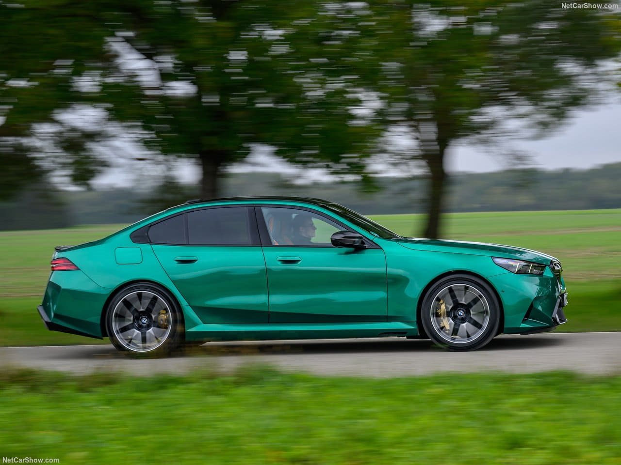 2025 - BMW M5 SEDAN ISLE OF MAN GREEN, foto 51