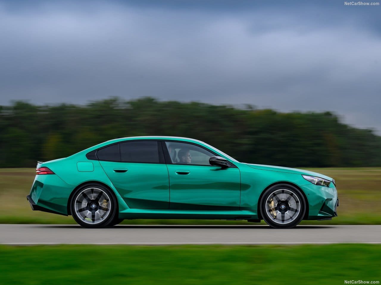2025 - BMW M5 SEDAN ISLE OF MAN GREEN, foto 52