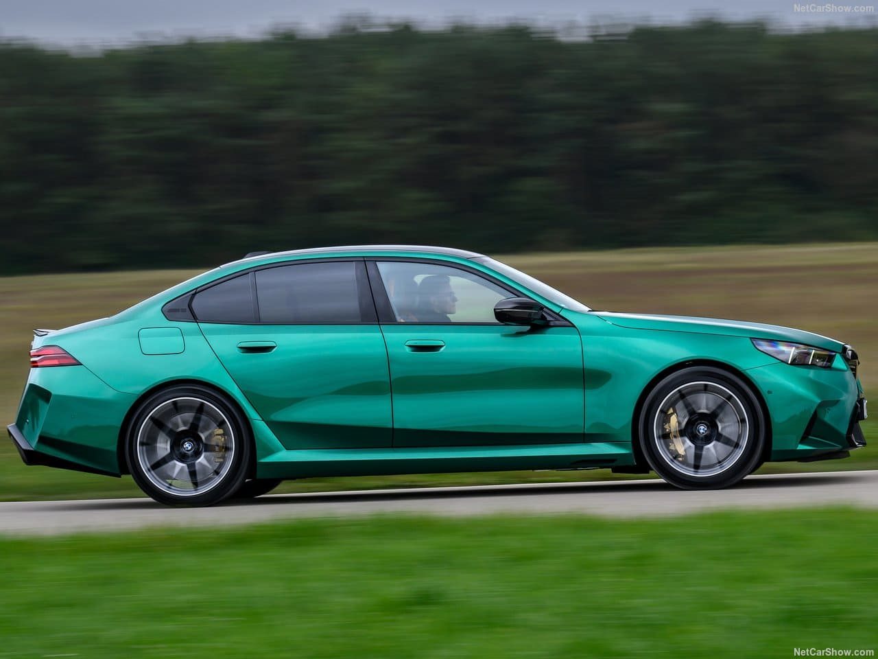 2025 - BMW M5 SEDAN ISLE OF MAN GREEN, foto 53