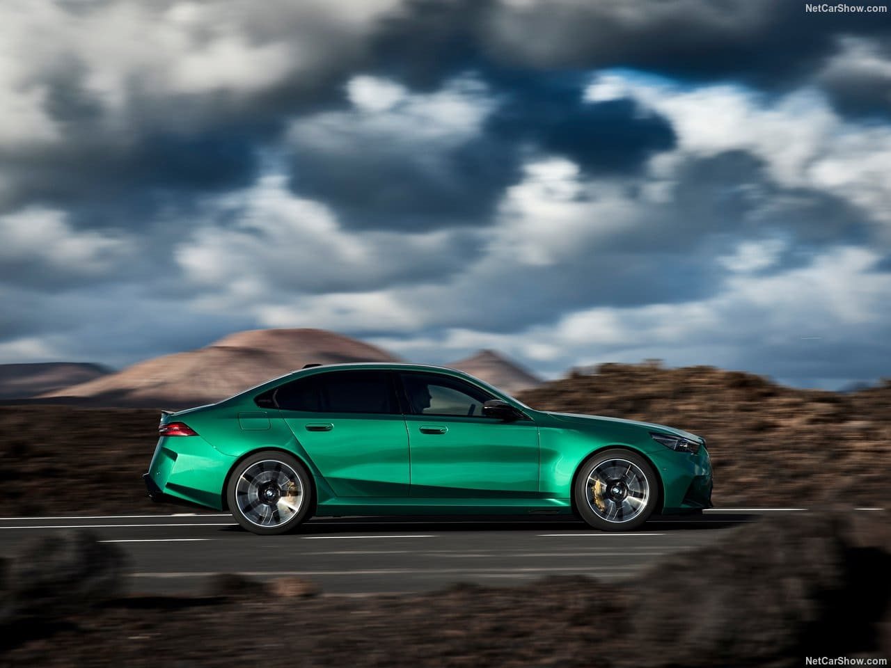 2025 - BMW M5 SEDAN ISLE OF MAN GREEN, foto 54