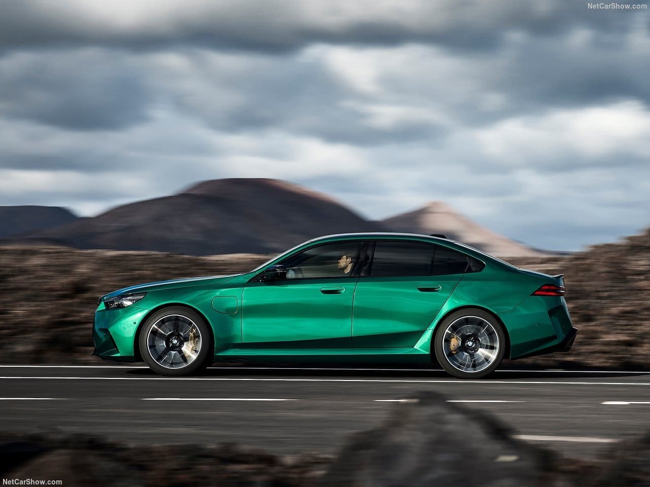 2025 - BMW M5 SEDAN ISLE OF MAN GREEN, foto 55