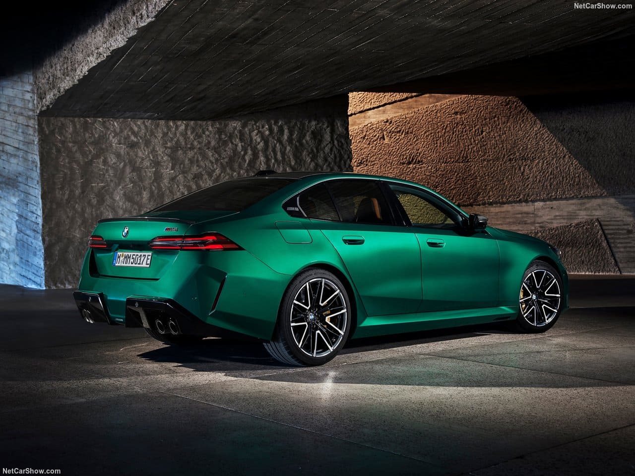 2025 - BMW M5 SEDAN ISLE OF MAN GREEN, foto 63