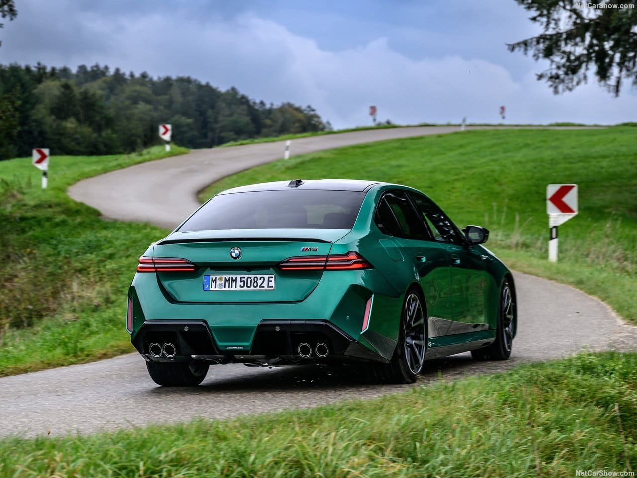 2025 - BMW M5 SEDAN ISLE OF MAN GREEN, foto 78
