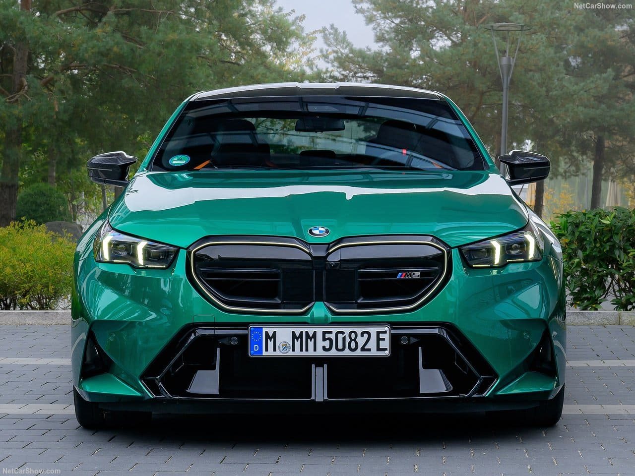 2025 - BMW M5 SEDAN ISLE OF MAN GREEN, foto 80