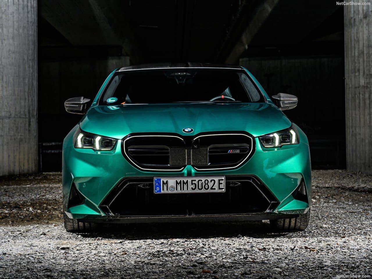 2025 - BMW M5 SEDAN ISLE OF MAN GREEN, foto 82