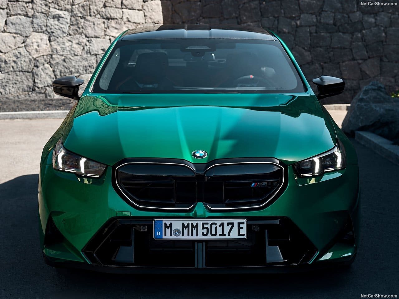 2025 - BMW M5 SEDAN ISLE OF MAN GREEN, foto 84