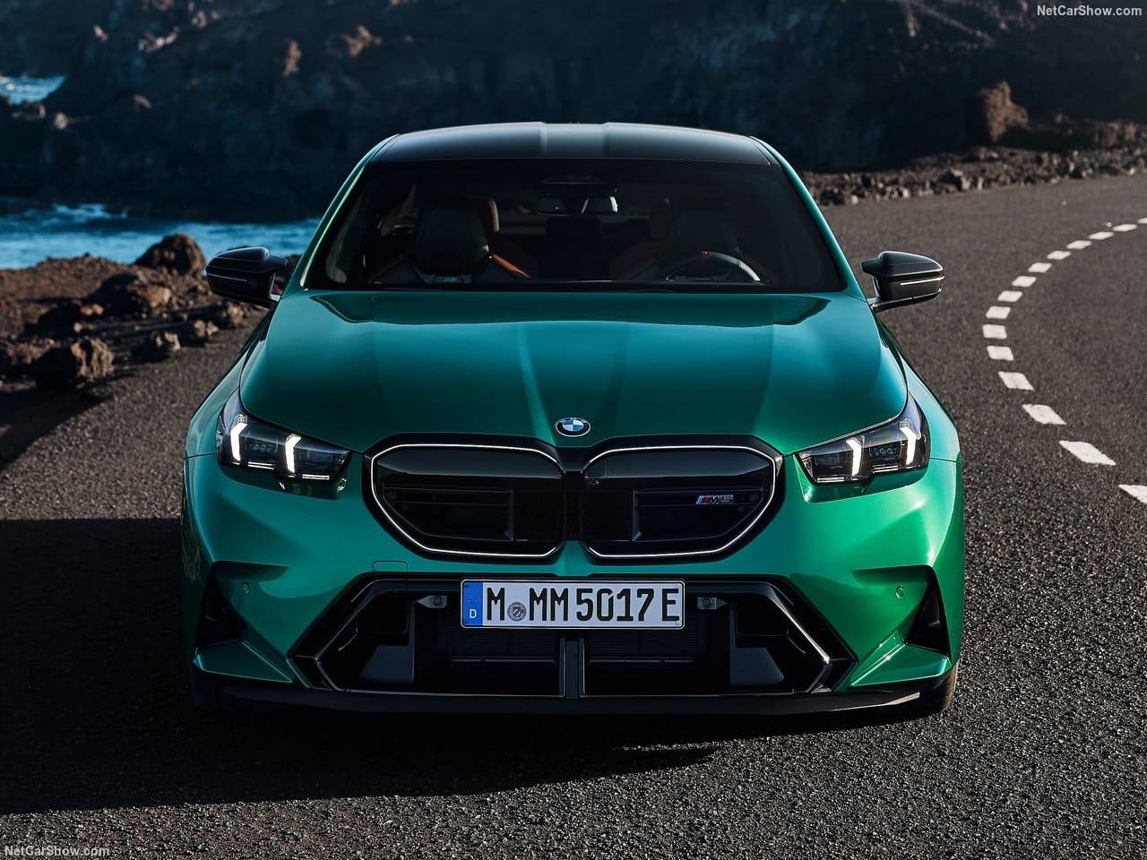 2025 - BMW M5 SEDAN ISLE OF MAN GREEN, foto 85