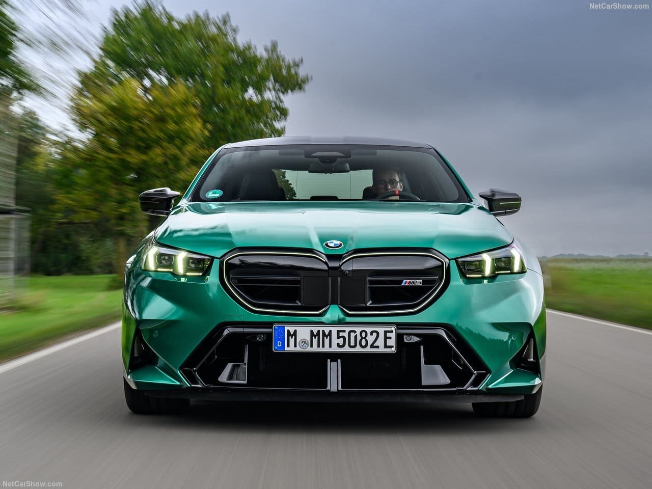 2025 - BMW M5 SEDAN ISLE OF MAN GREEN, foto 87