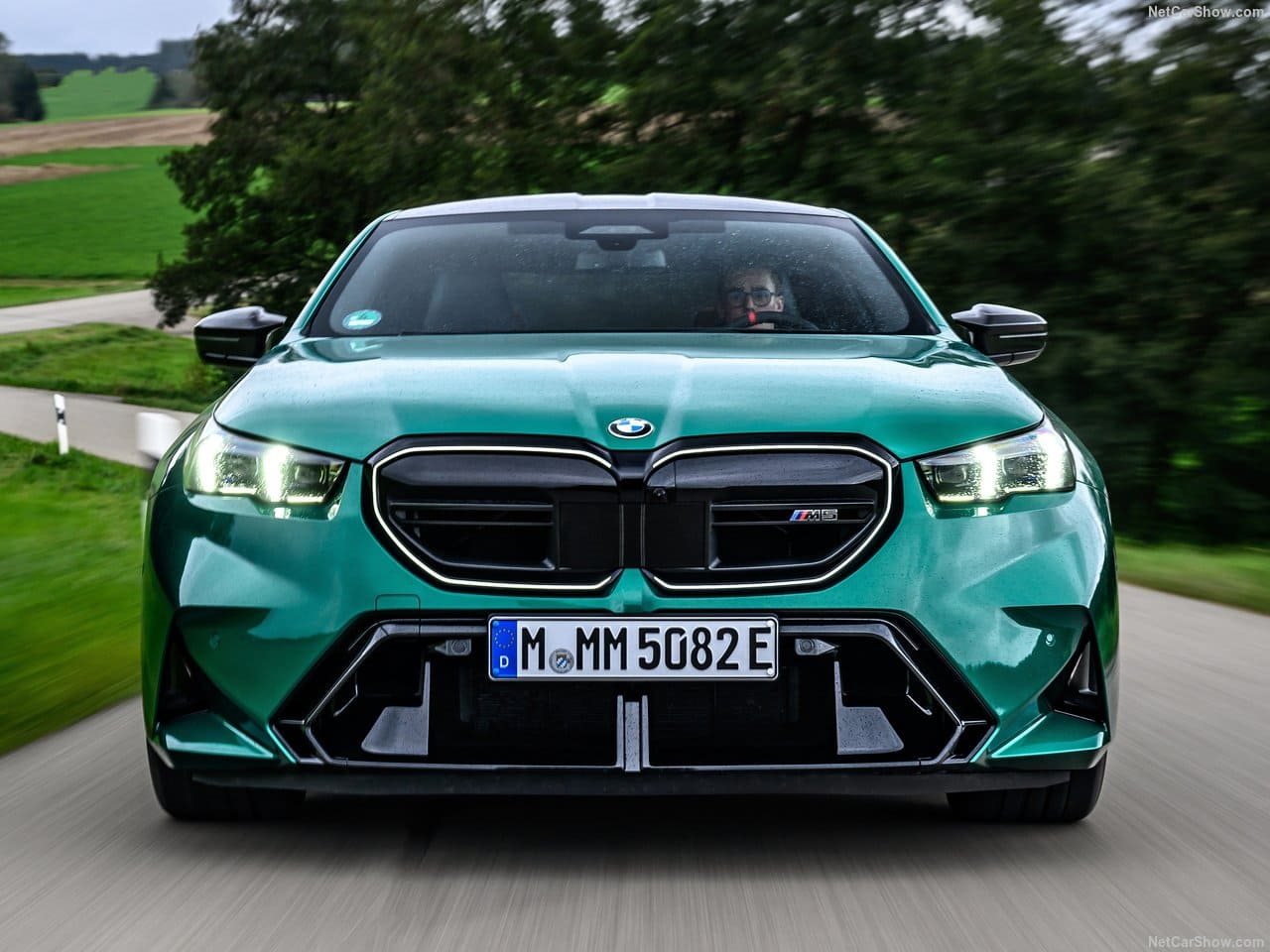 2025 - BMW M5 SEDAN ISLE OF MAN GREEN, foto 89