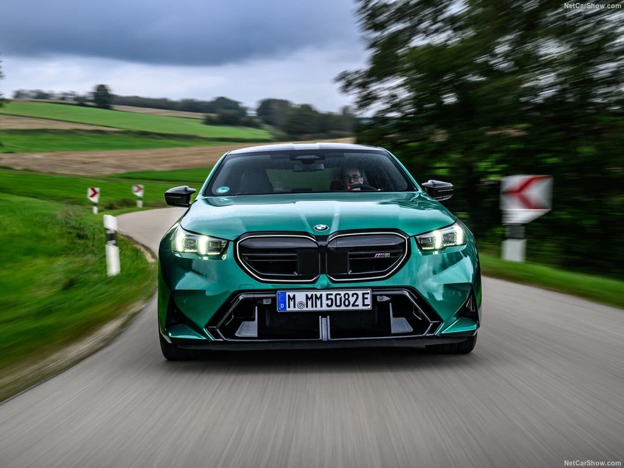 2025 - BMW M5 SEDAN ISLE OF MAN GREEN, foto 90