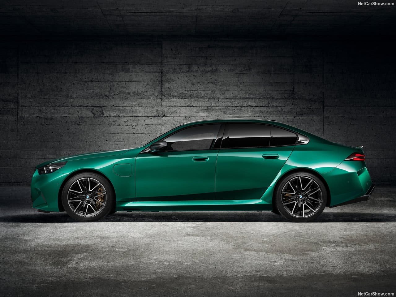2025 - BMW M5 SEDAN ISLE OF MAN GREEN, foto 103