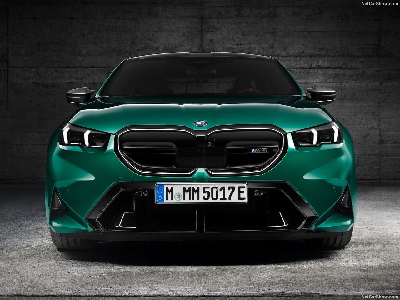 2025 - BMW M5 SEDAN ISLE OF MAN GREEN, foto 106