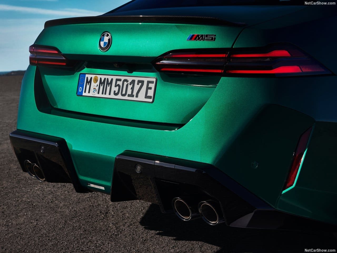 2025 - BMW M5 SEDAN ISLE OF MAN GREEN, foto 146