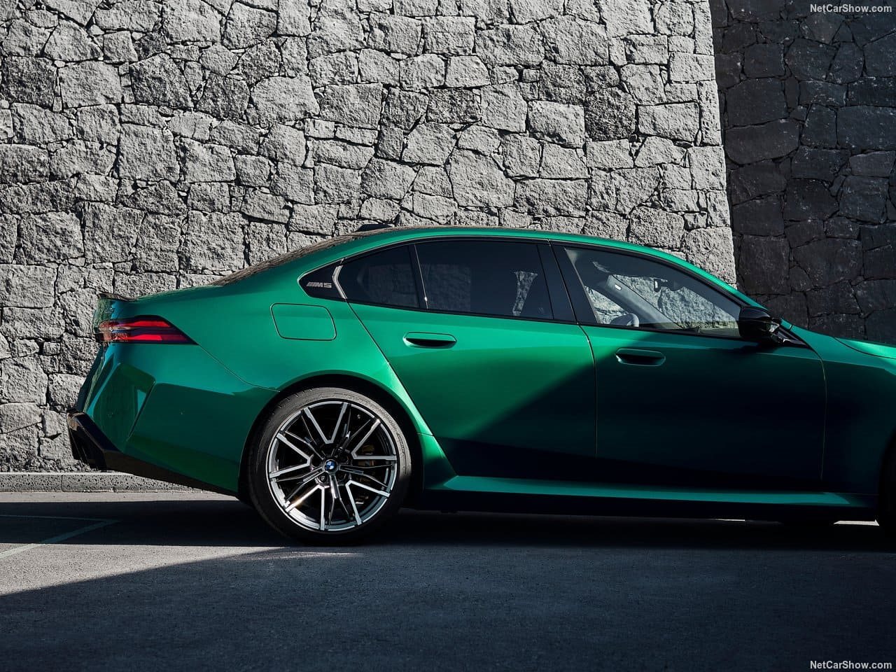 2025 - BMW M5 SEDAN ISLE OF MAN GREEN, foto 152