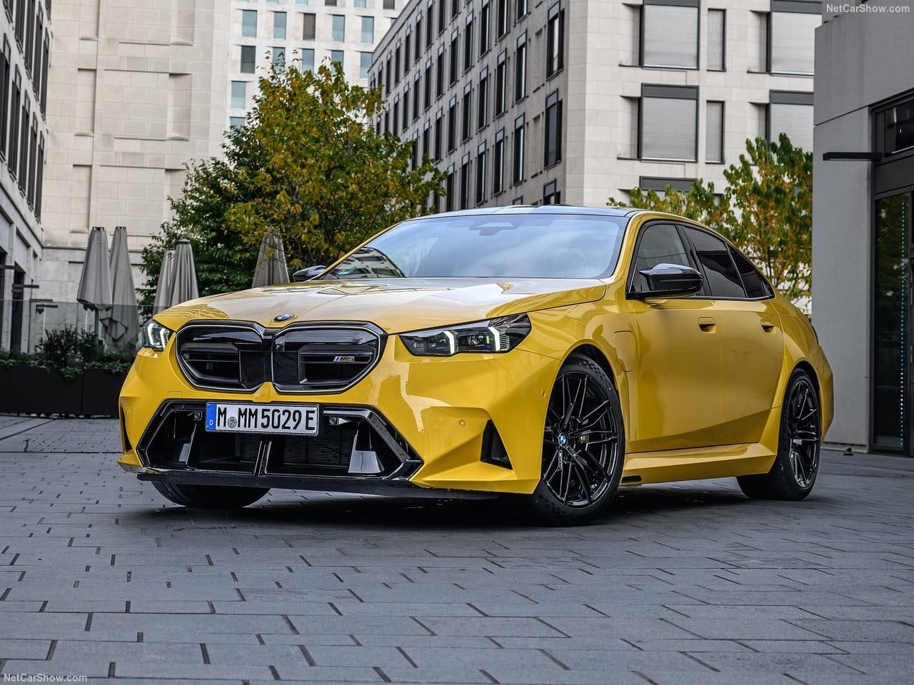 2025 - BMW M5 SEDAN SPEED YELLOW, foto 8