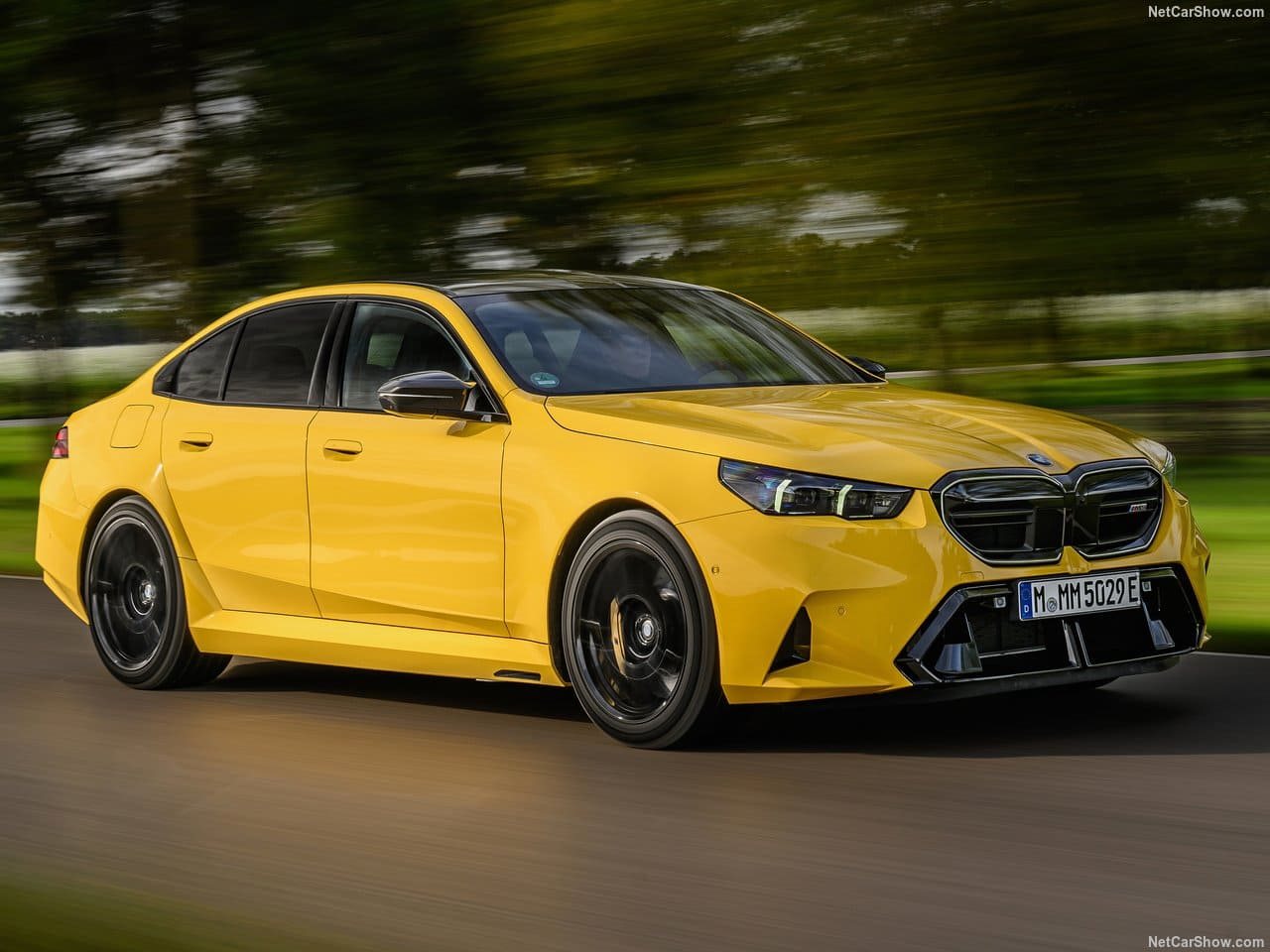 2025 - BMW M5 SEDAN SPEED YELLOW, foto 16