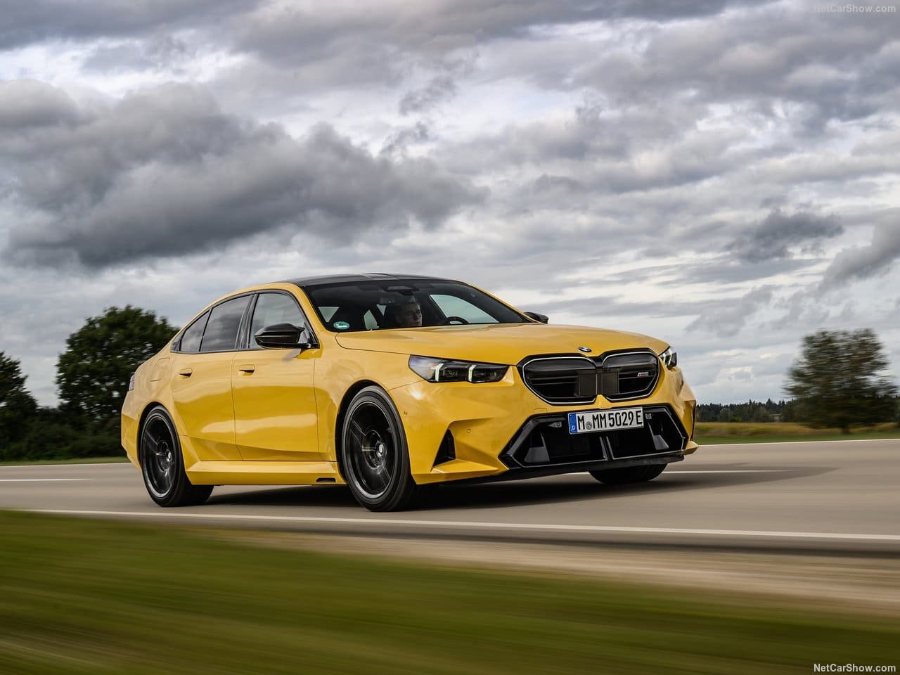 2025 - BMW M5 SEDAN SPEED YELLOW, foto 20