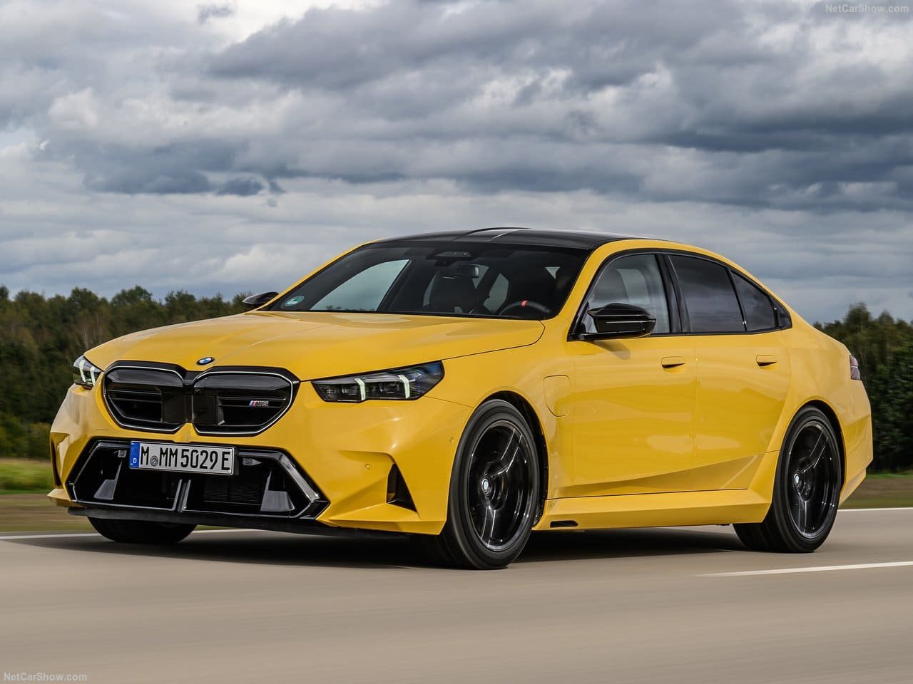 2025 - BMW M5 SEDAN SPEED YELLOW, foto 25
