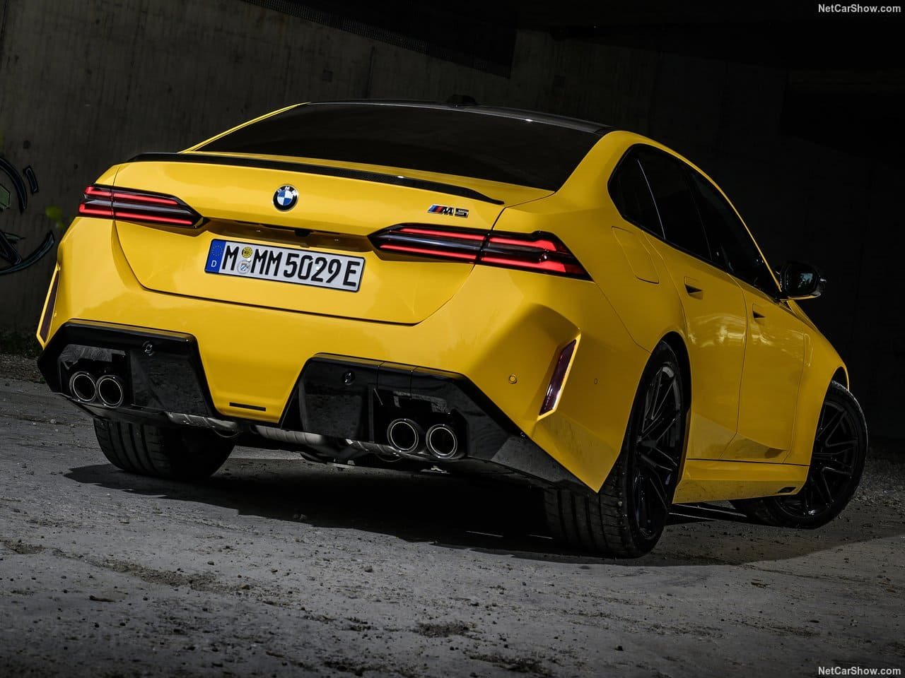 2025 - BMW M5 SEDAN SPEED YELLOW, foto 39