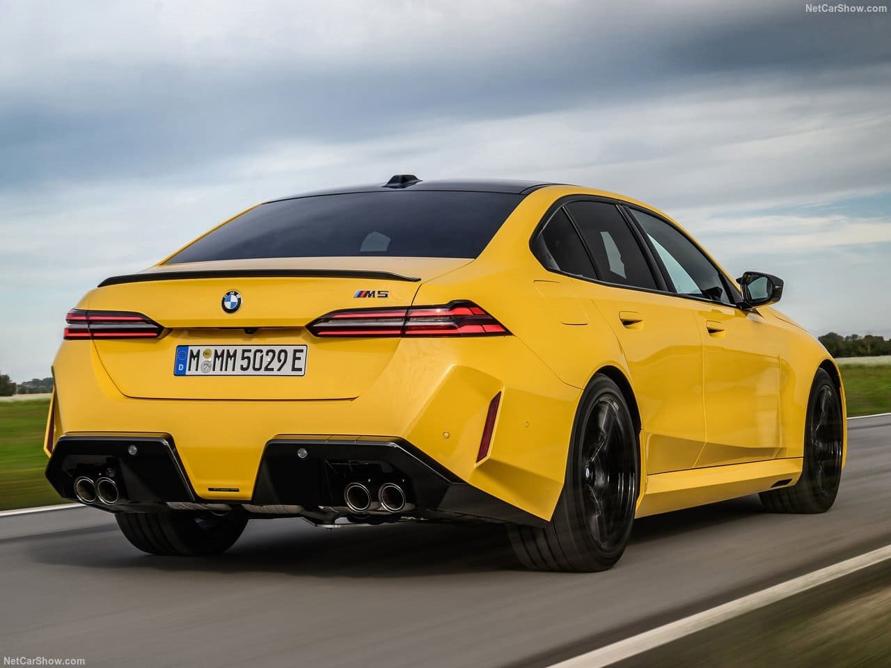 2025 - BMW M5 SEDAN SPEED YELLOW, foto 48