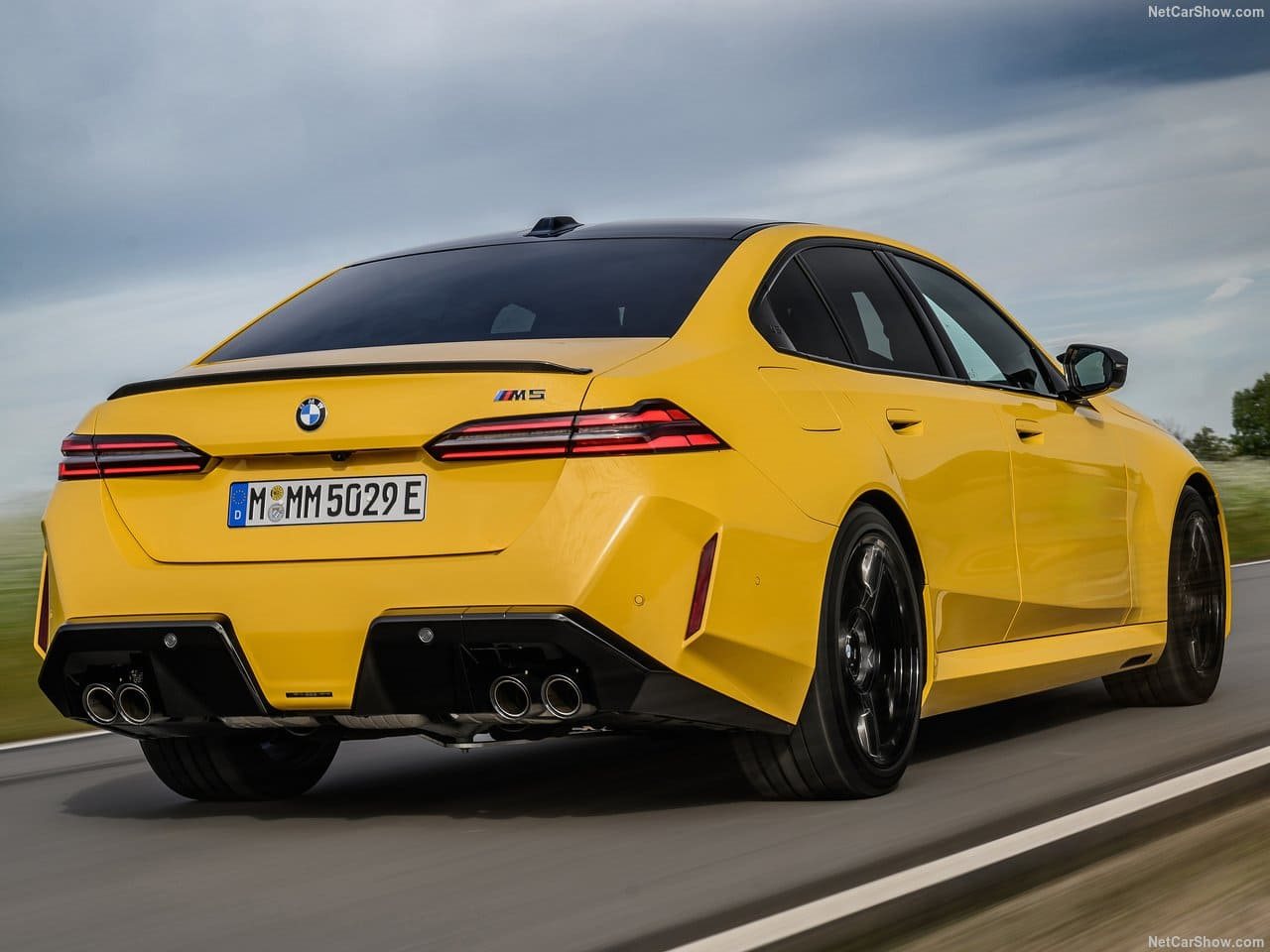 2025 - BMW M5 SEDAN SPEED YELLOW, foto 49