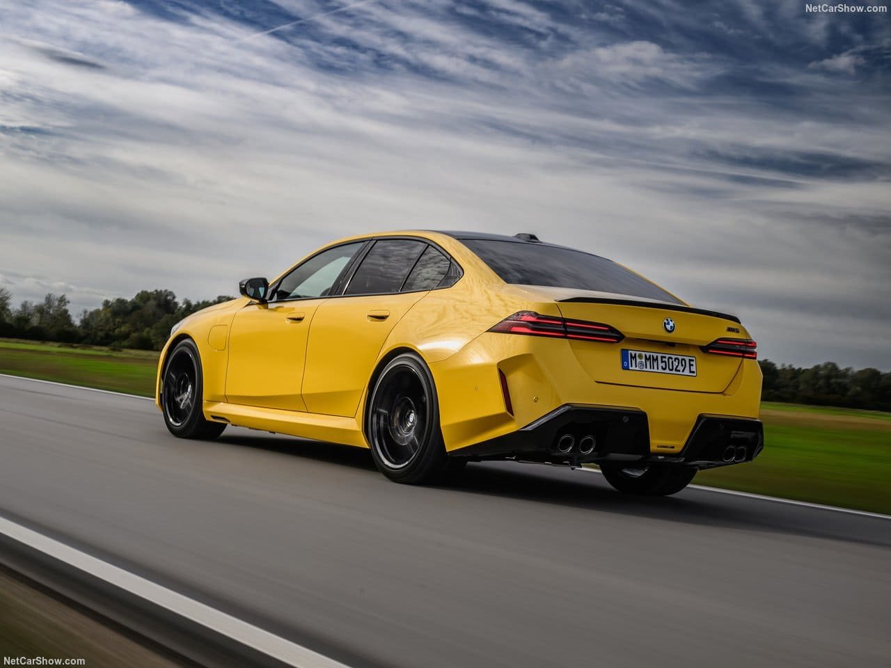 2025 - BMW M5 SEDAN SPEED YELLOW, foto 52