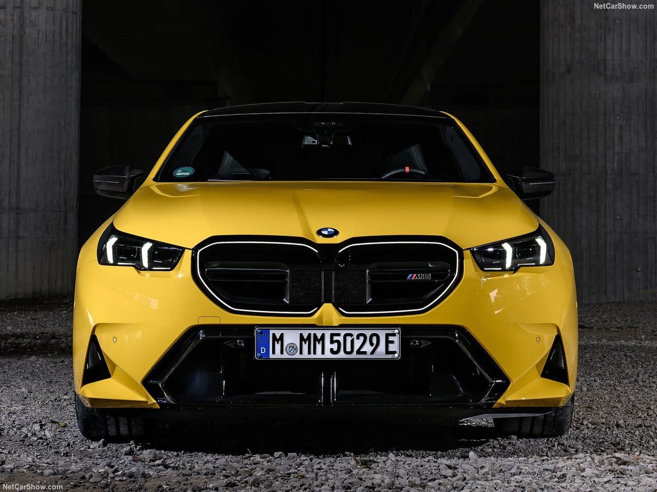 2025 - BMW M5 SEDAN SPEED YELLOW, foto 53
