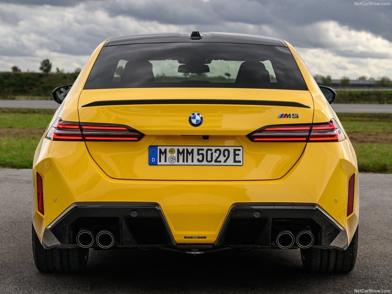 2025 - BMW M5 SEDAN SPEED YELLOW, foto 61