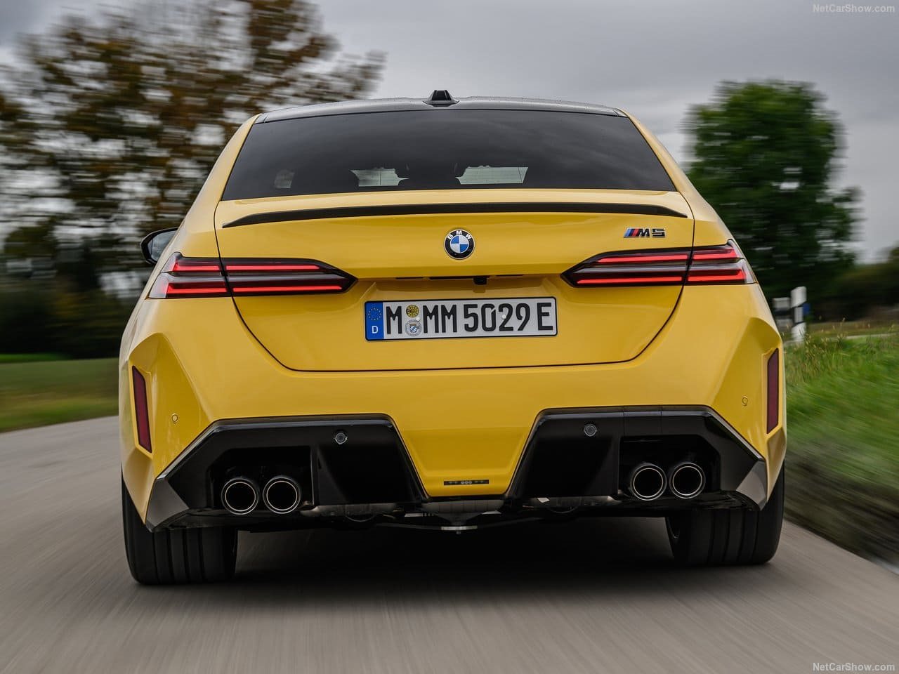 2025 - BMW M5 SEDAN SPEED YELLOW, foto 63