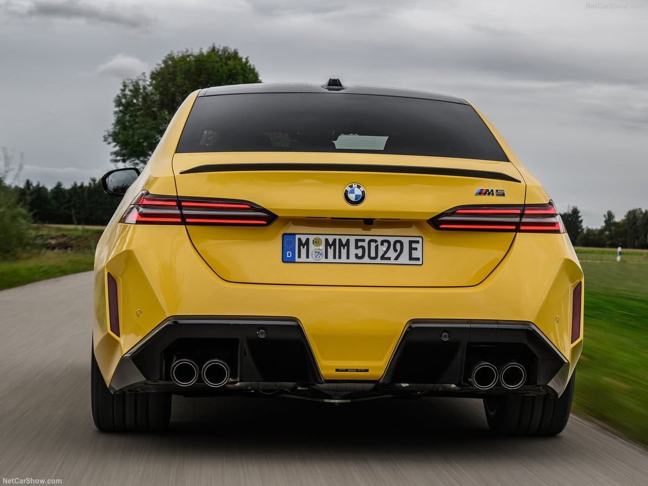 2025 - BMW M5 SEDAN SPEED YELLOW, foto 64